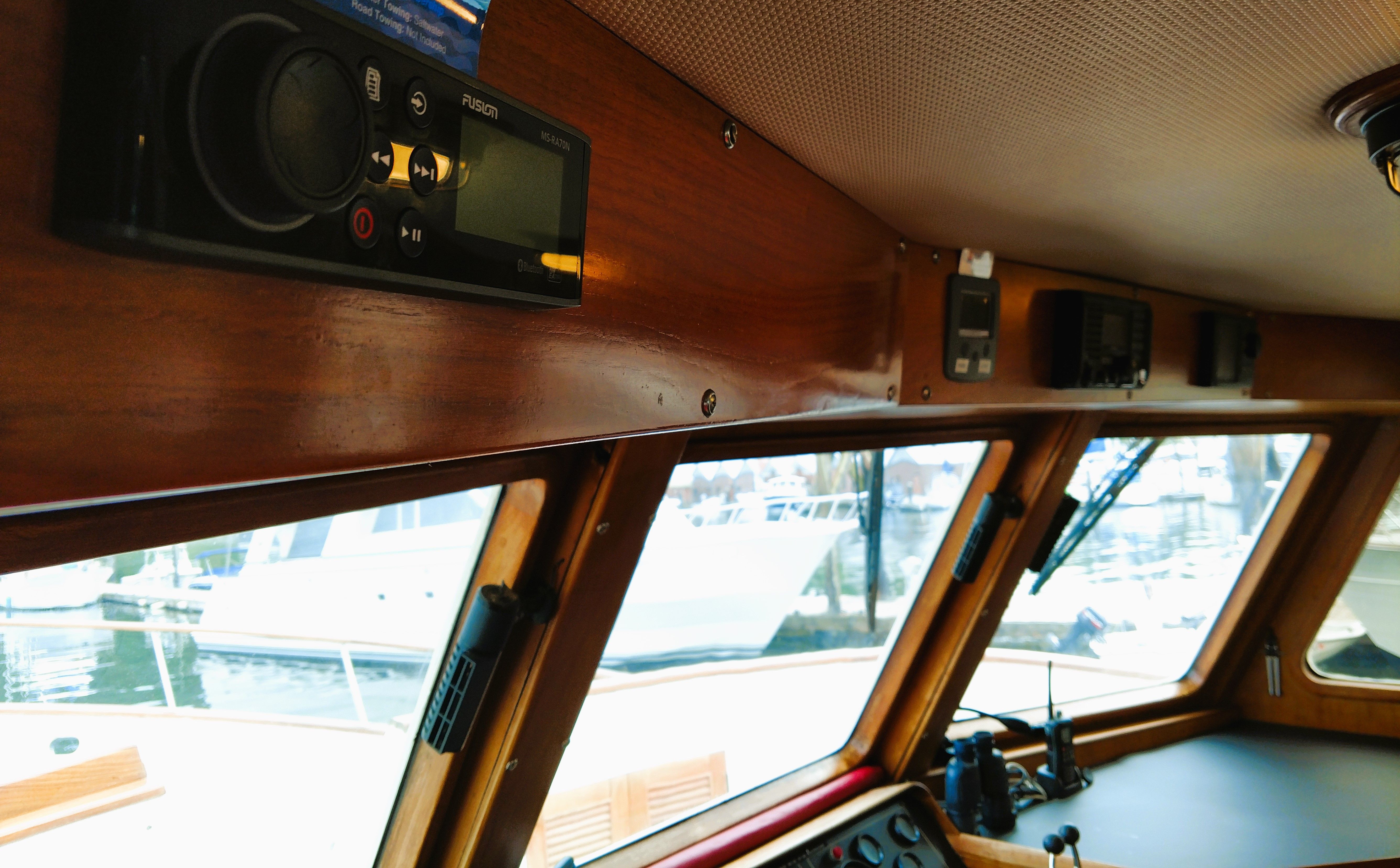 1980 Ocean Alexander Flush Deck Trawler - 43