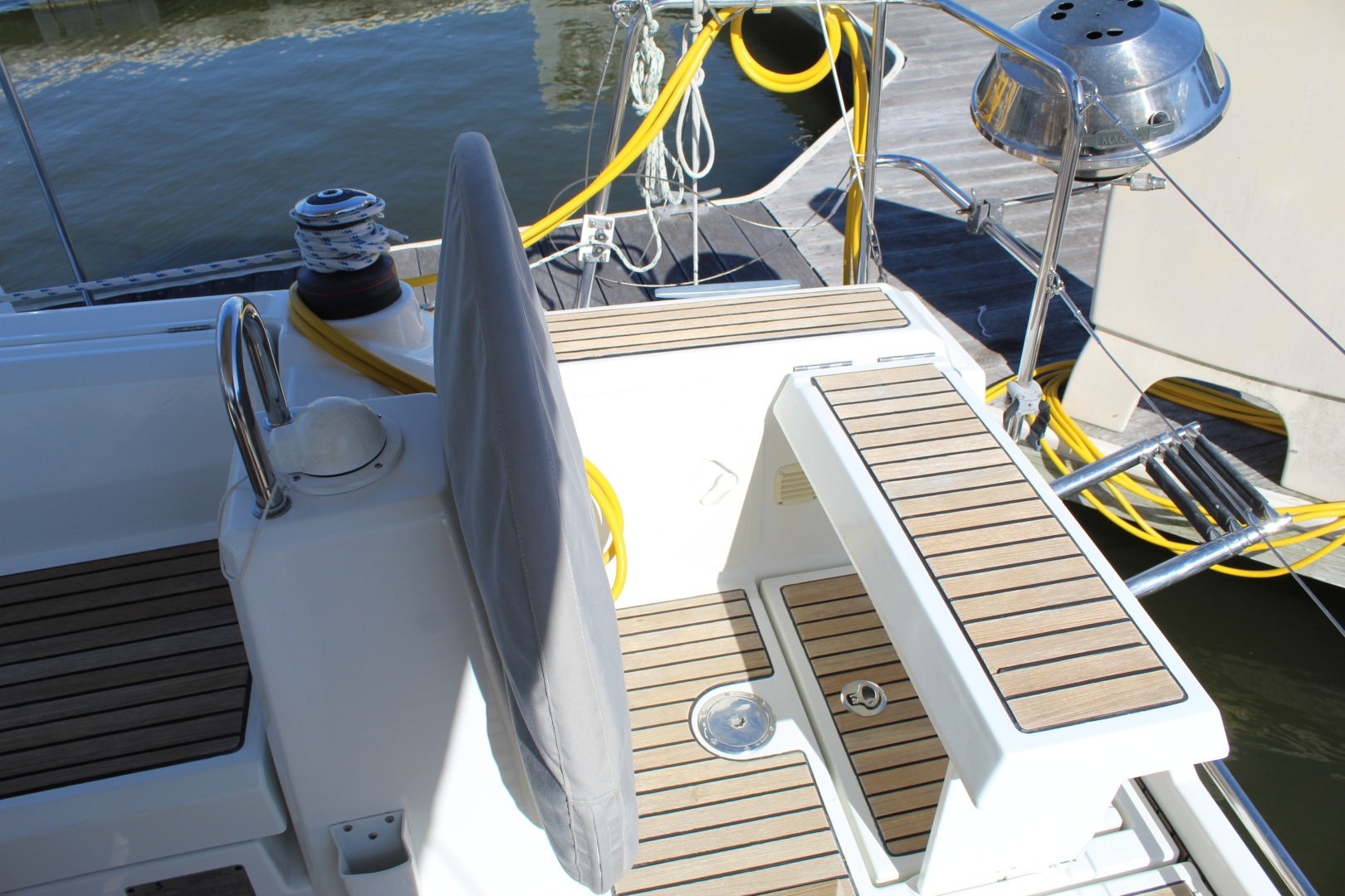 2016 Beneteau 35 Oceanis - Image 16