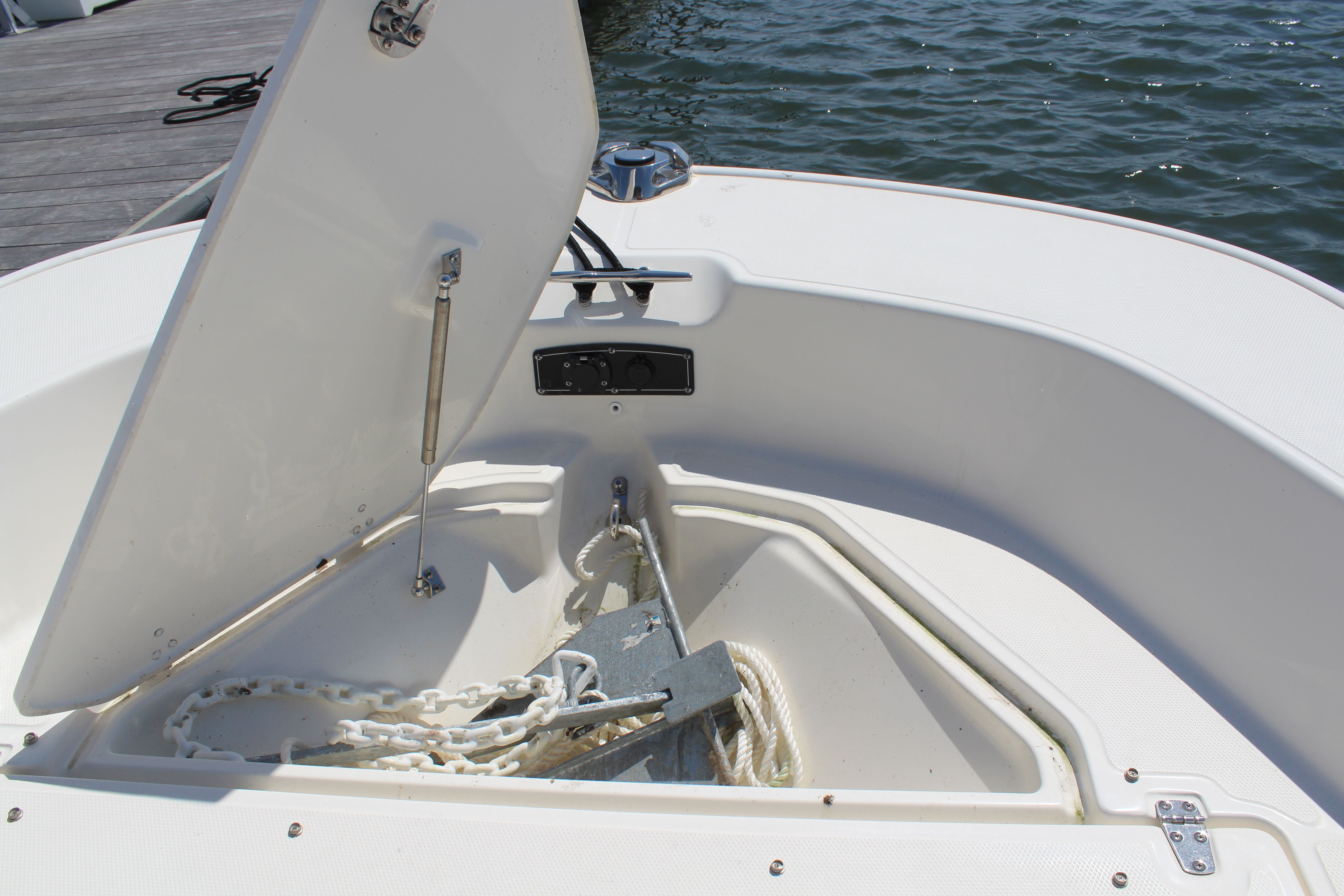 2025 Boston Whaler 170 Montauk - 22