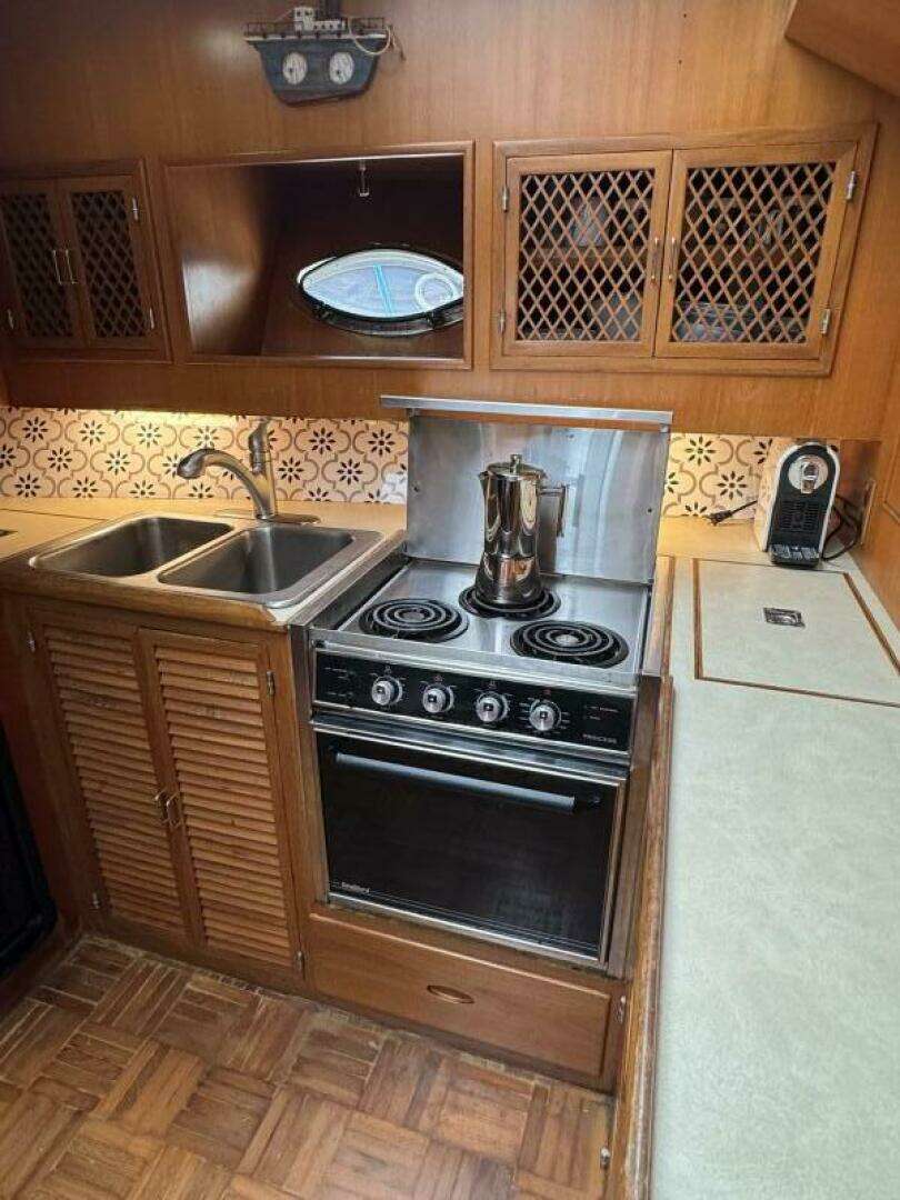 1990 Marine Trader Tradewinds - Image 31