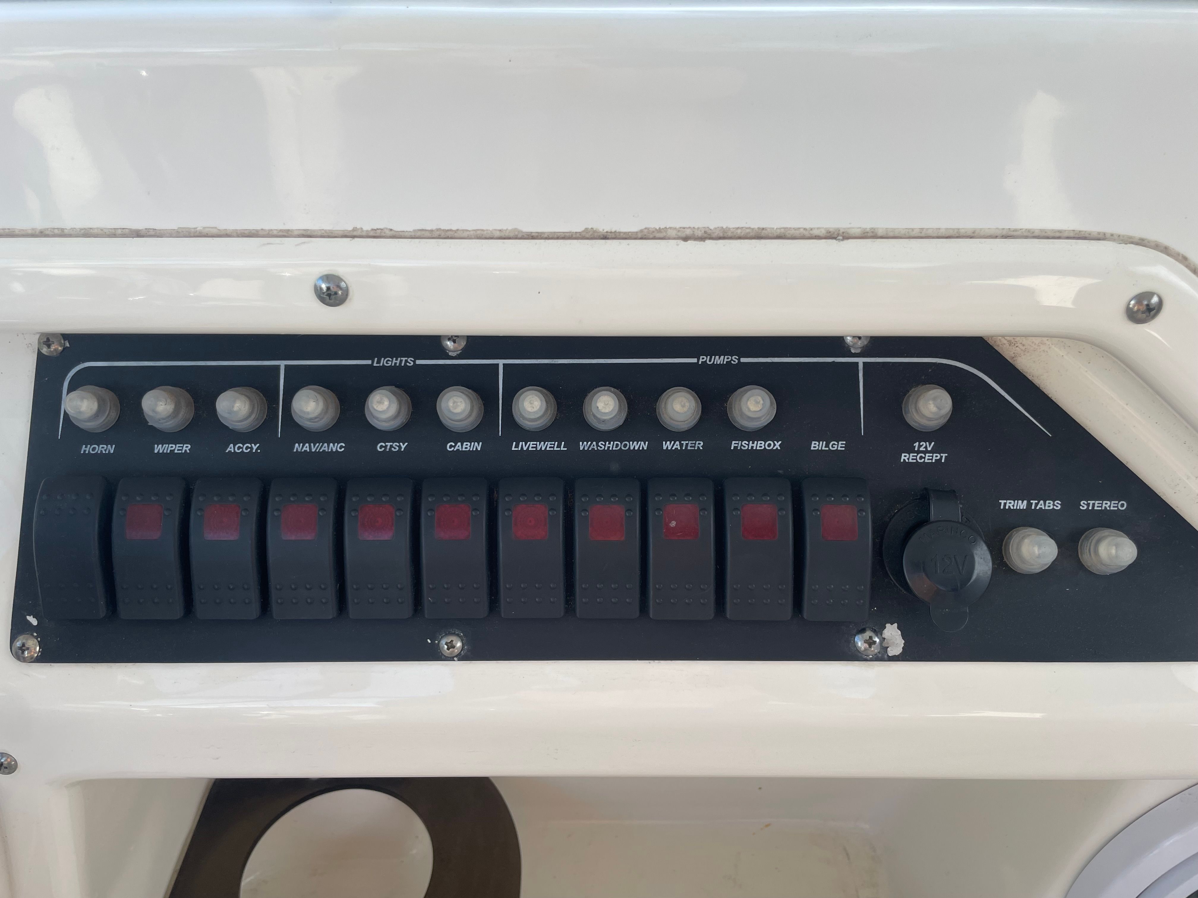 2009 Boston Whaler 255 Conquest - 14