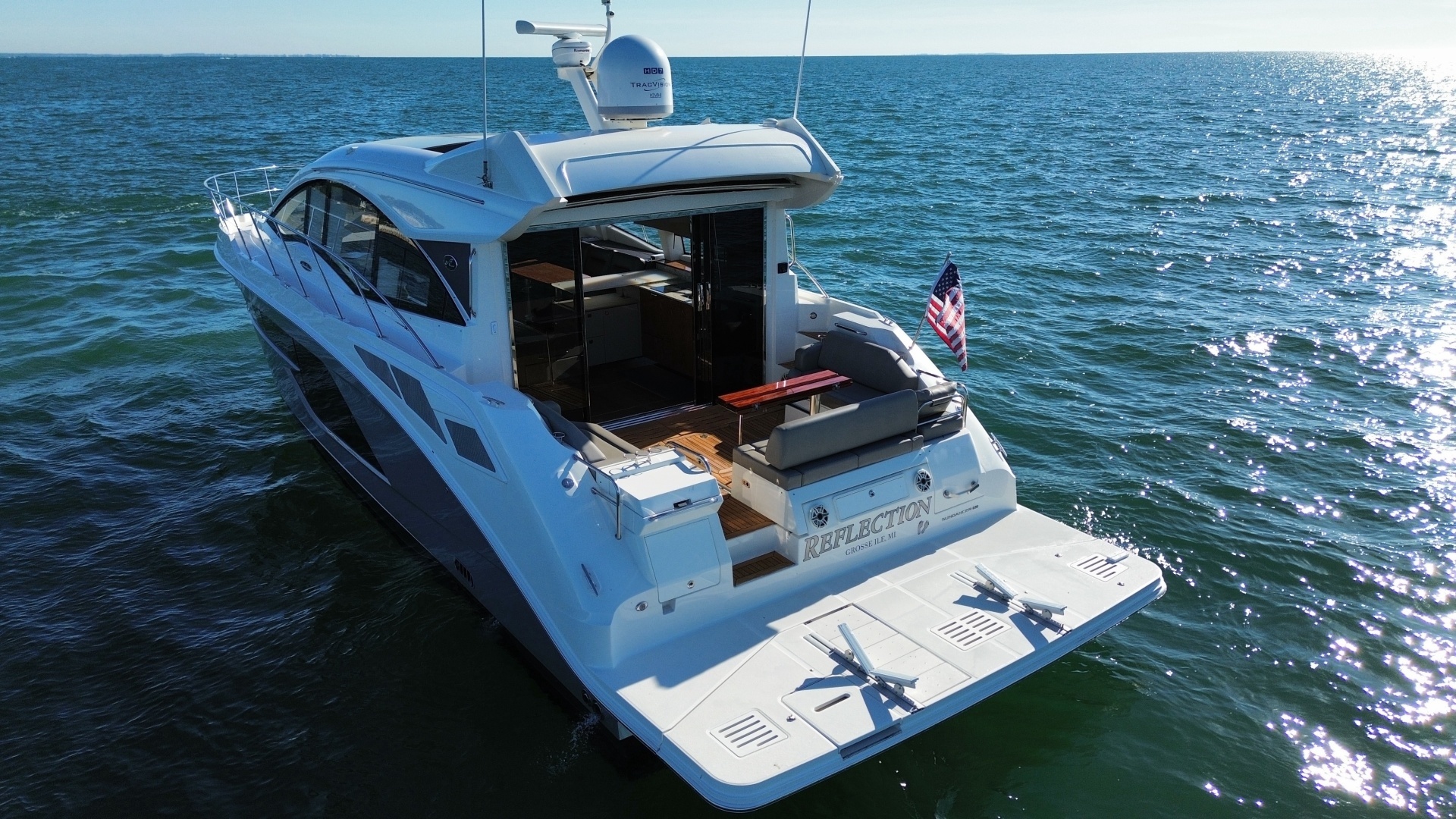2019 Sea Ray 520 Sundancer - Image 4