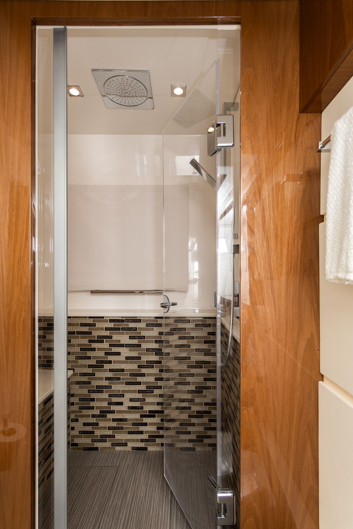 2018 Sea Ray L 650 FLY - 54