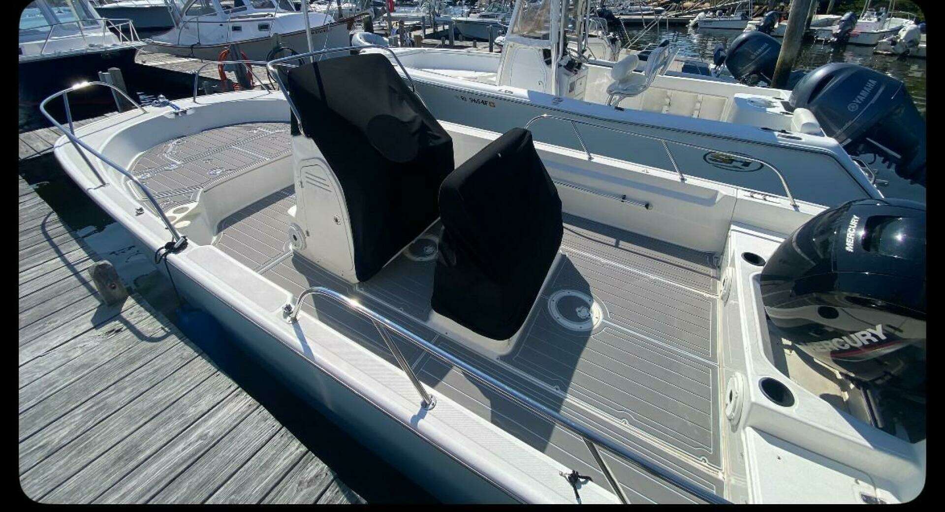 2020 Boston Whaler 190 Montauk - Image 2