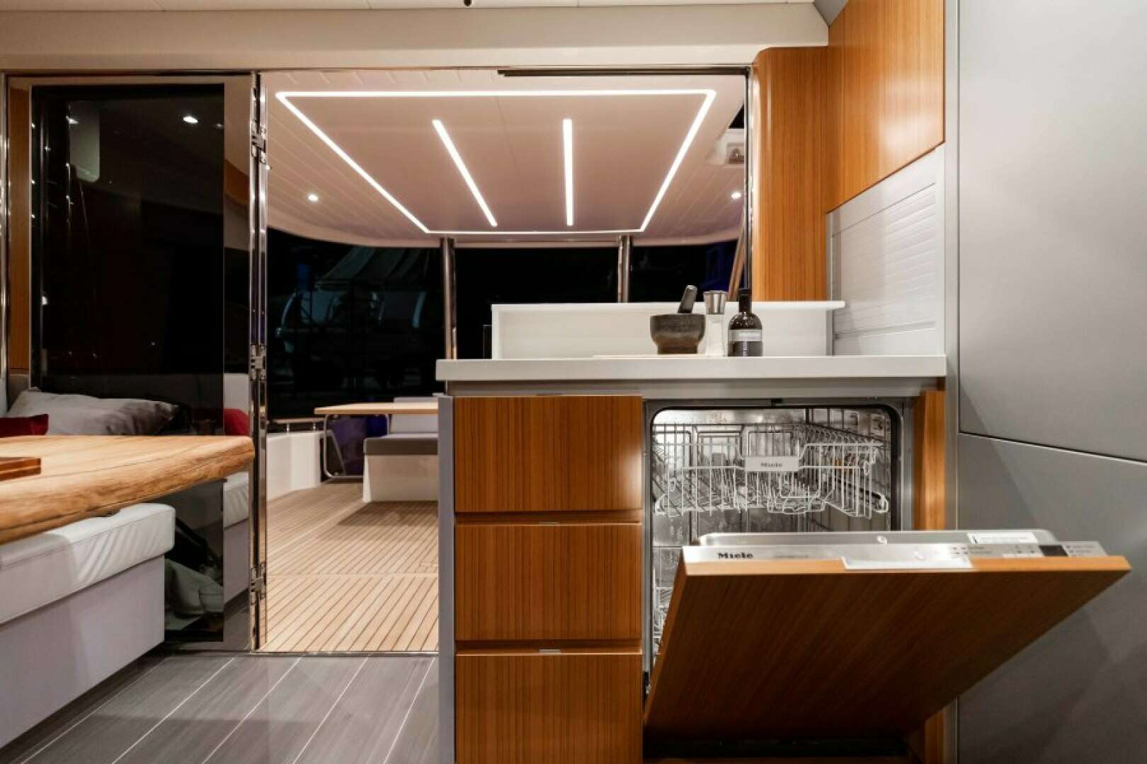 2021 Greenline OceanClass 68 Fly - Image 32