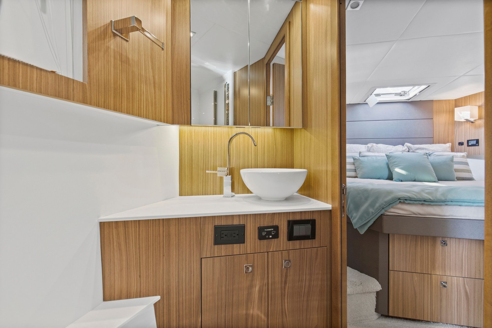 2026 Cruisers Yachts 42 Cantius - 36
