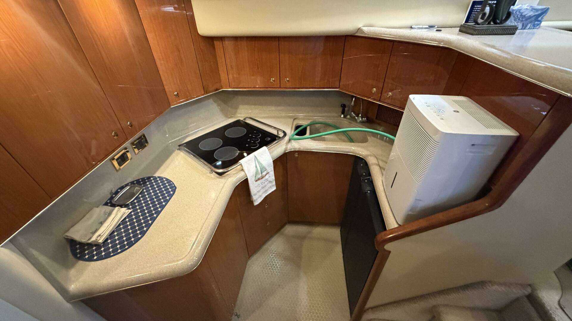 2000 Sea Ray 380 Aft Cabin - 29