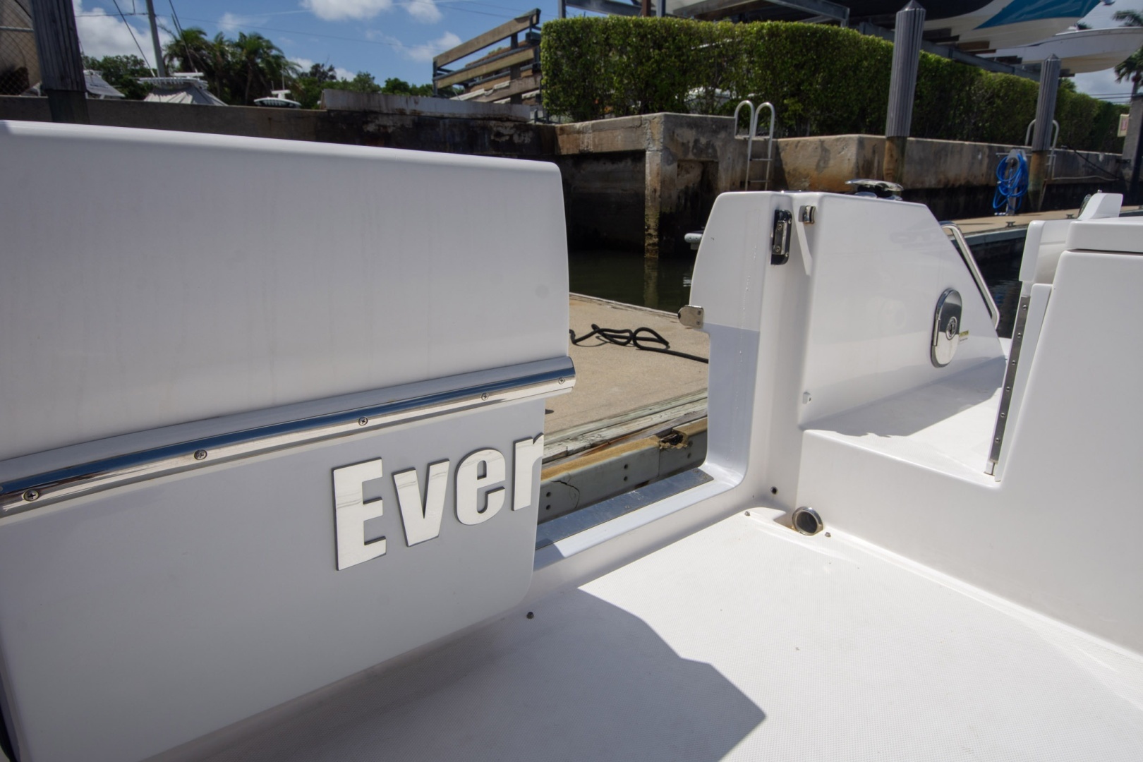 2019 Everglades 340 Dual Console - Image 22