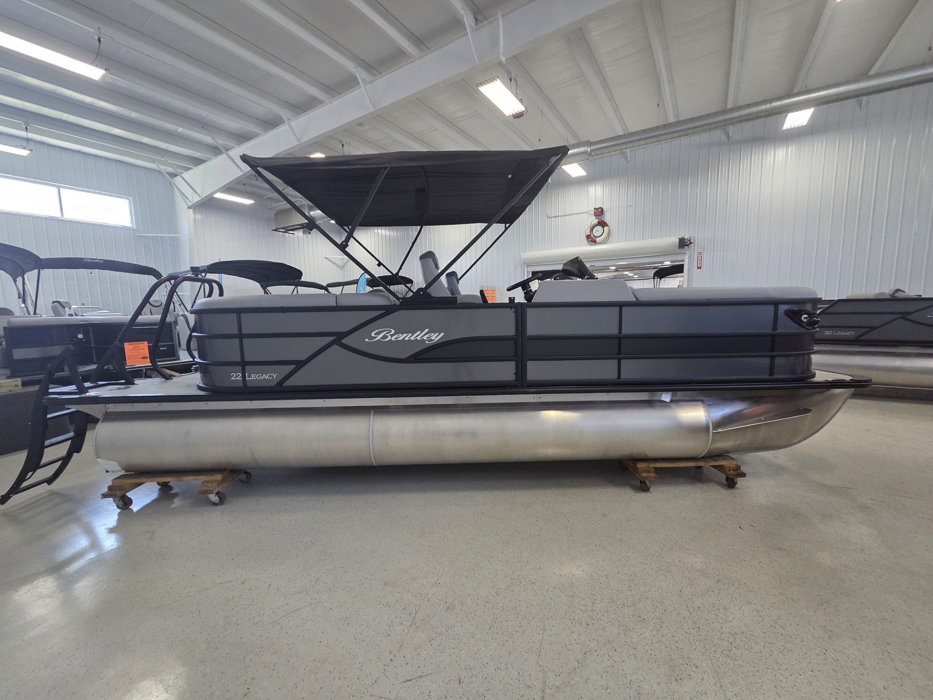 2026 Bentley Pontoons Legacy 223 Navigator - 6