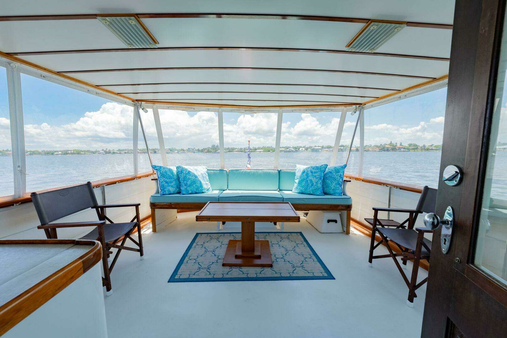 1970 Trumpy Houseboat - Image 28