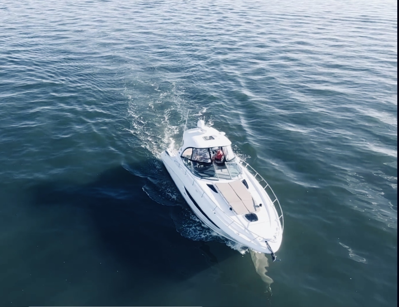 2017 Sea Ray Sundancer 370 - Image 3