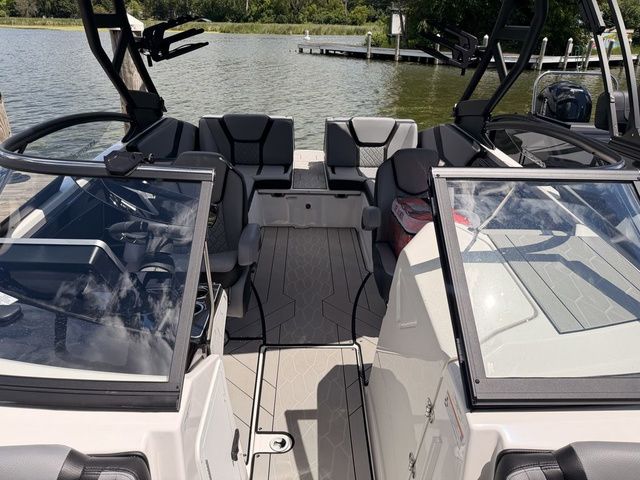 2026 Yamaha Boats 255XE - 13