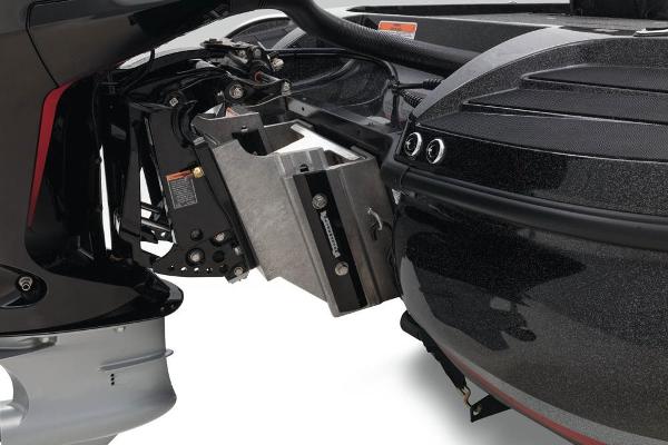 Close-up of a 2022 Nitro Z20 boat's engine mount and transom.