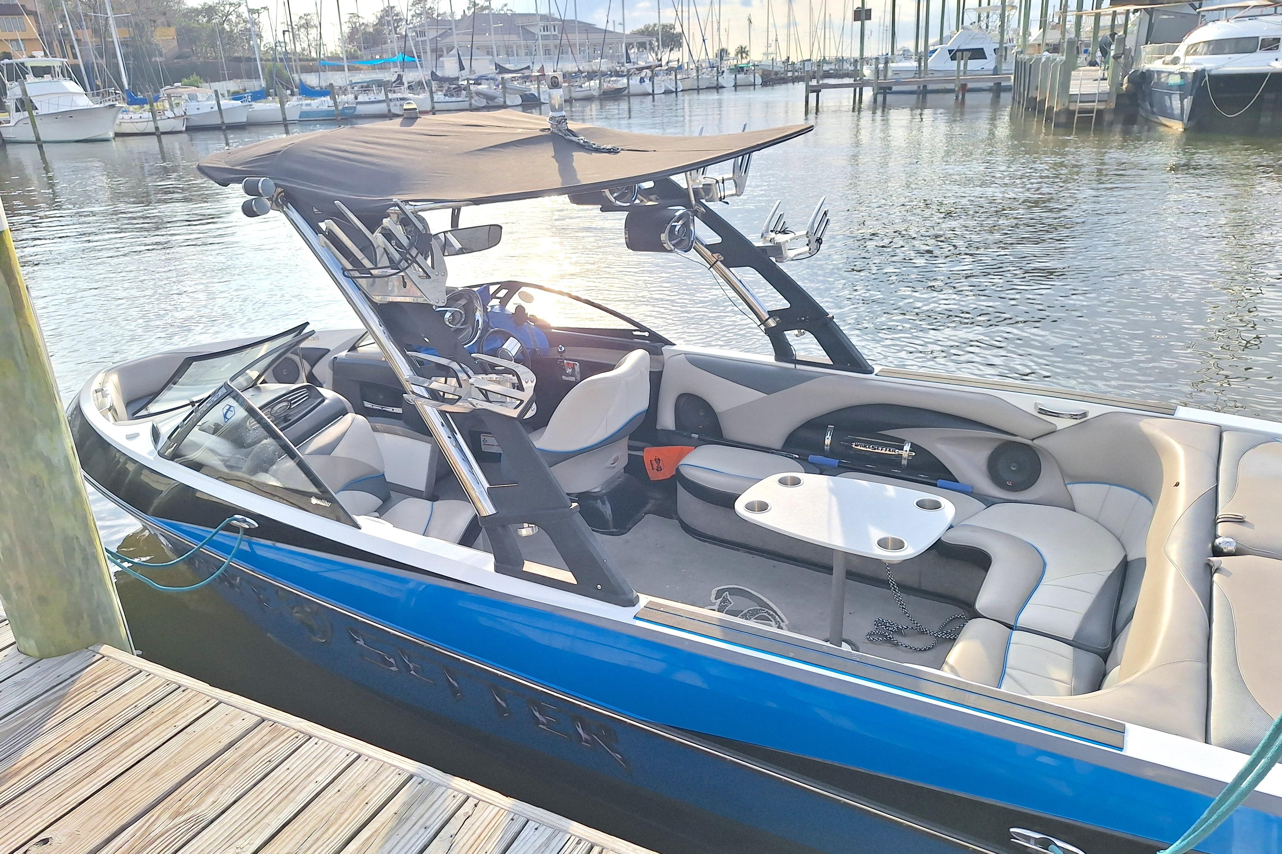 2012 Malibu Wakesetter 247 LSV