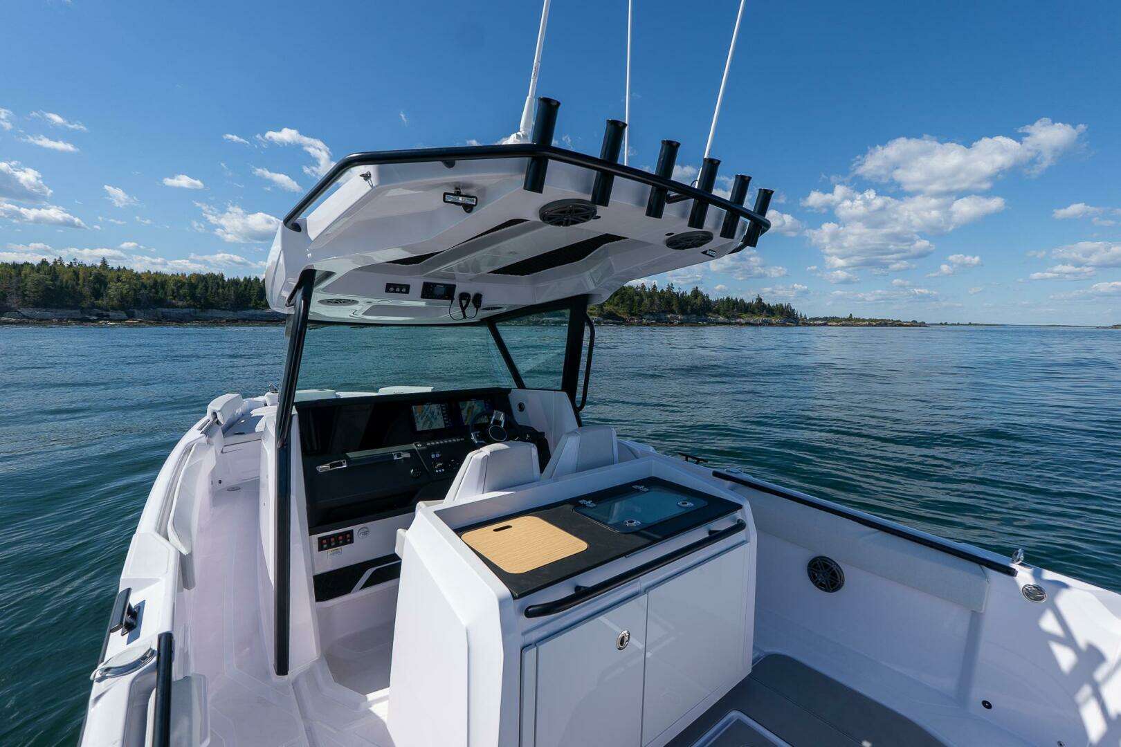 2025 Axopar CCX Center Console - Image 11