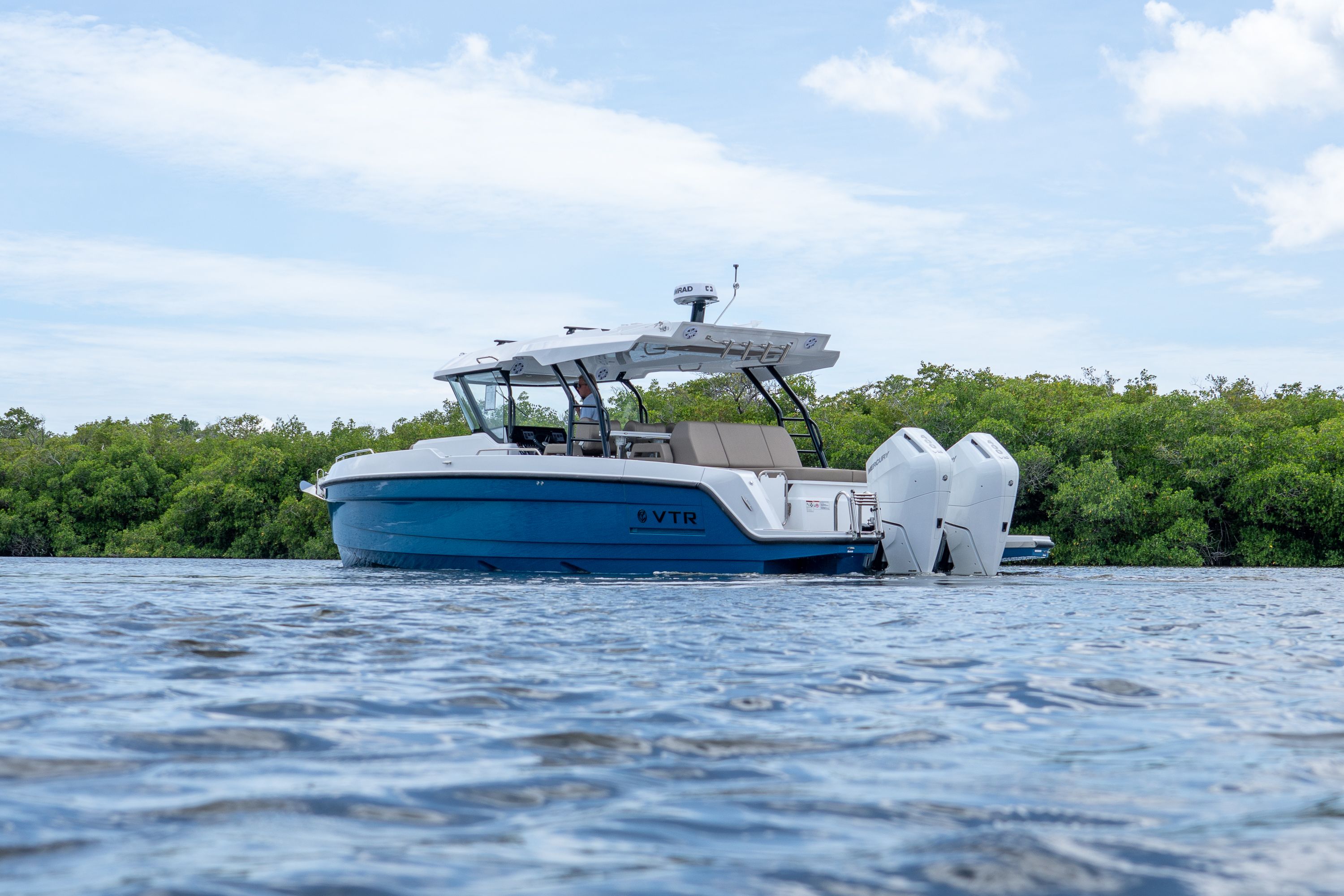 2026 Cruisers Yachts 38 VTR - 41