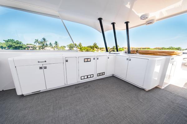 Stbd. Side Flybridge Bar