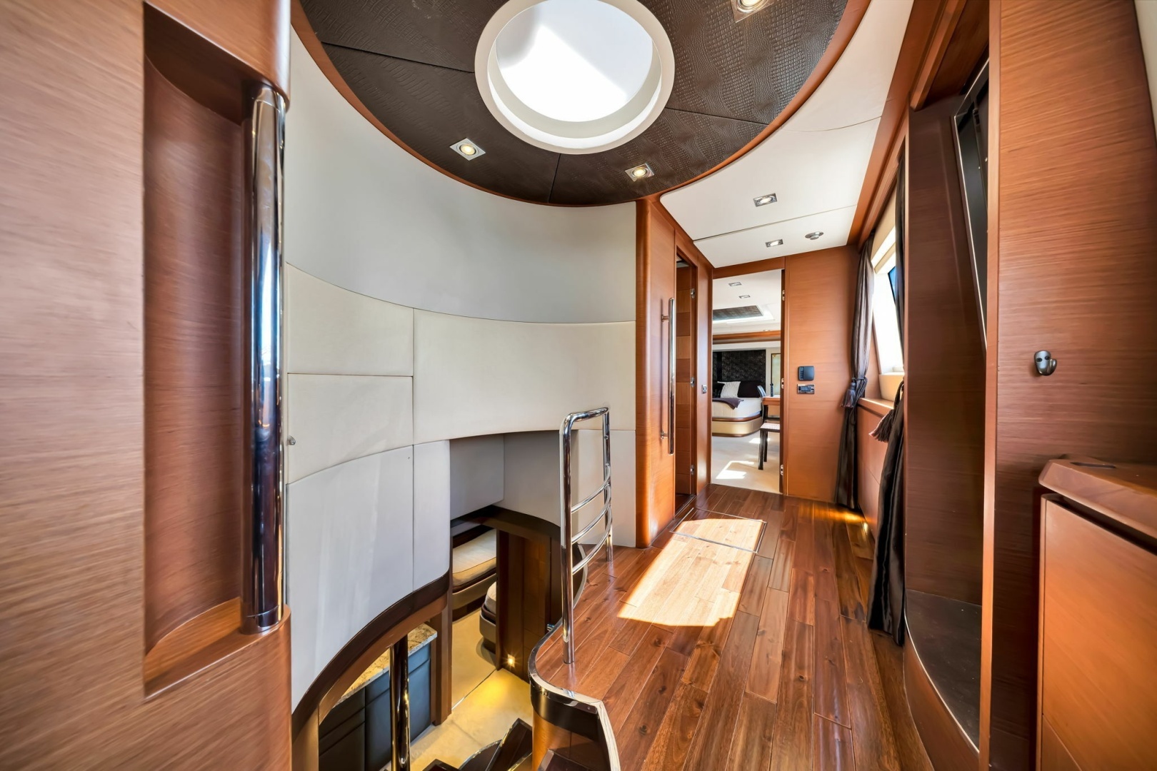 2005 Azimut 105 - Image 80
