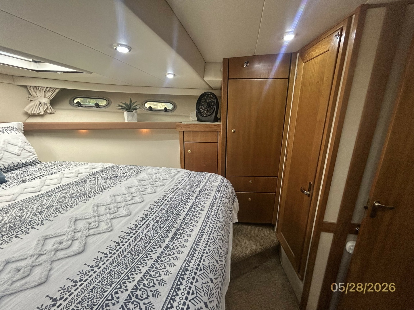 1998 Bayliner 4788 - Image 64