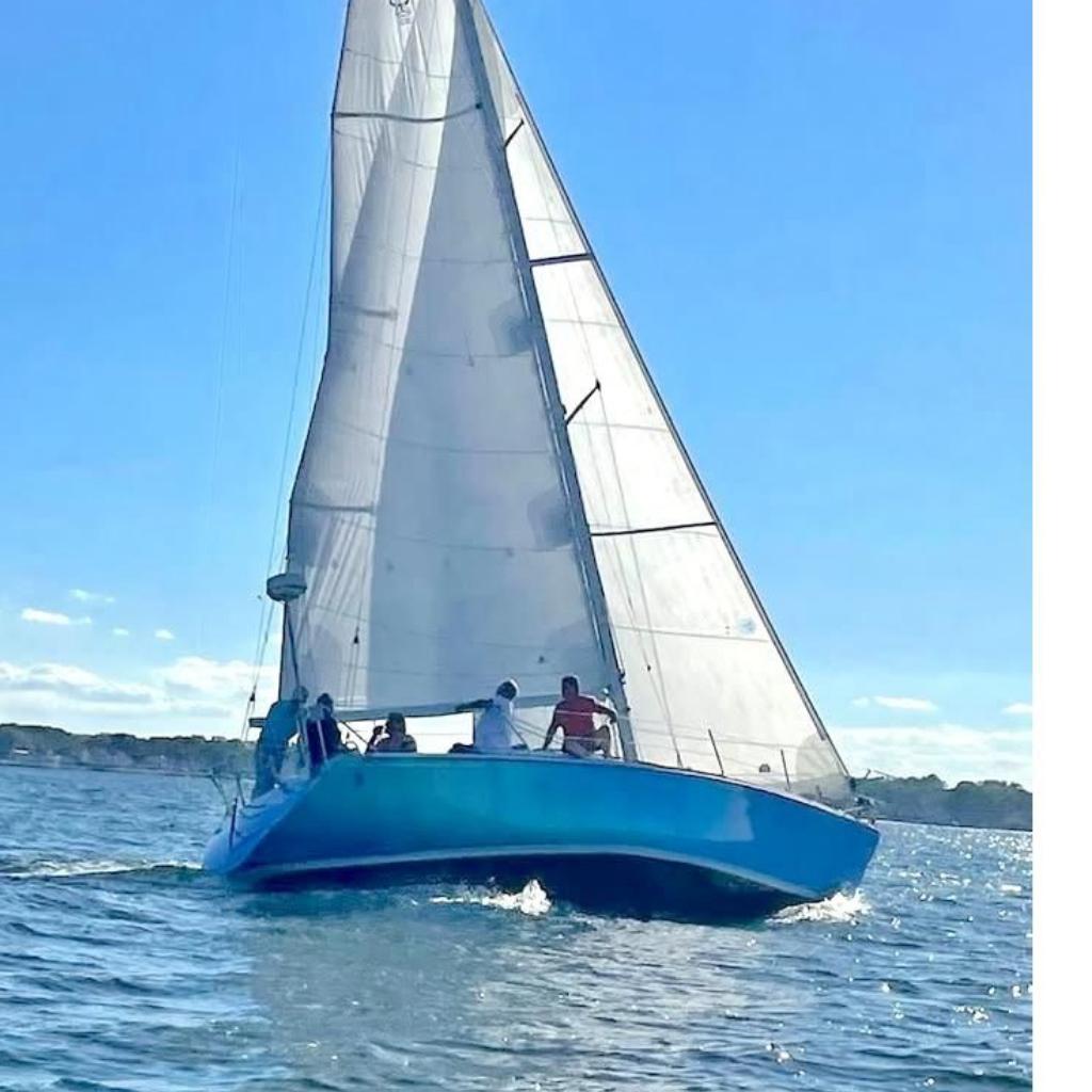 1982 Ericson 33