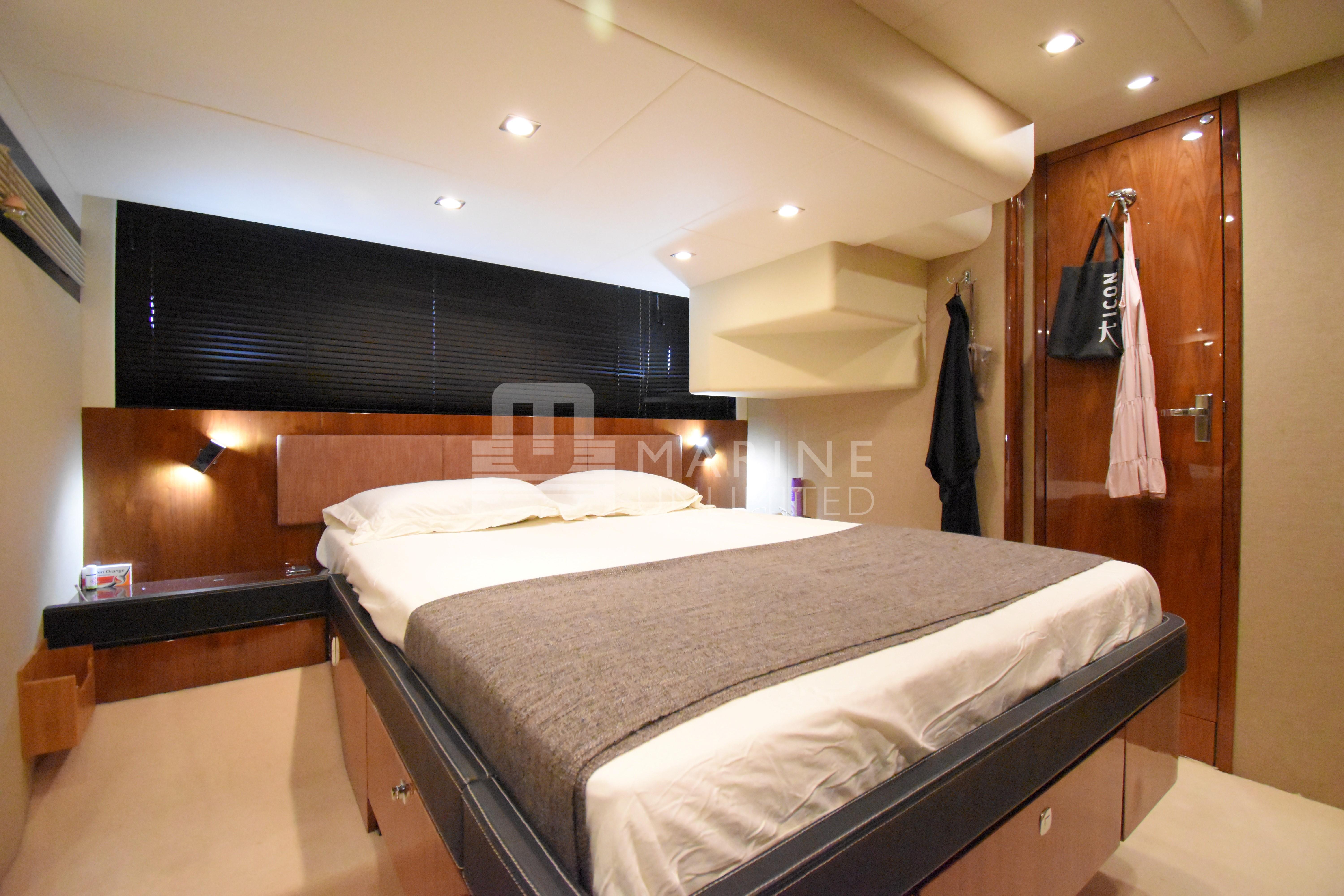 2010 Fairline Squadron 55 - 59