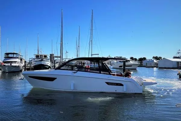 2023 Bavaria VIDA 33