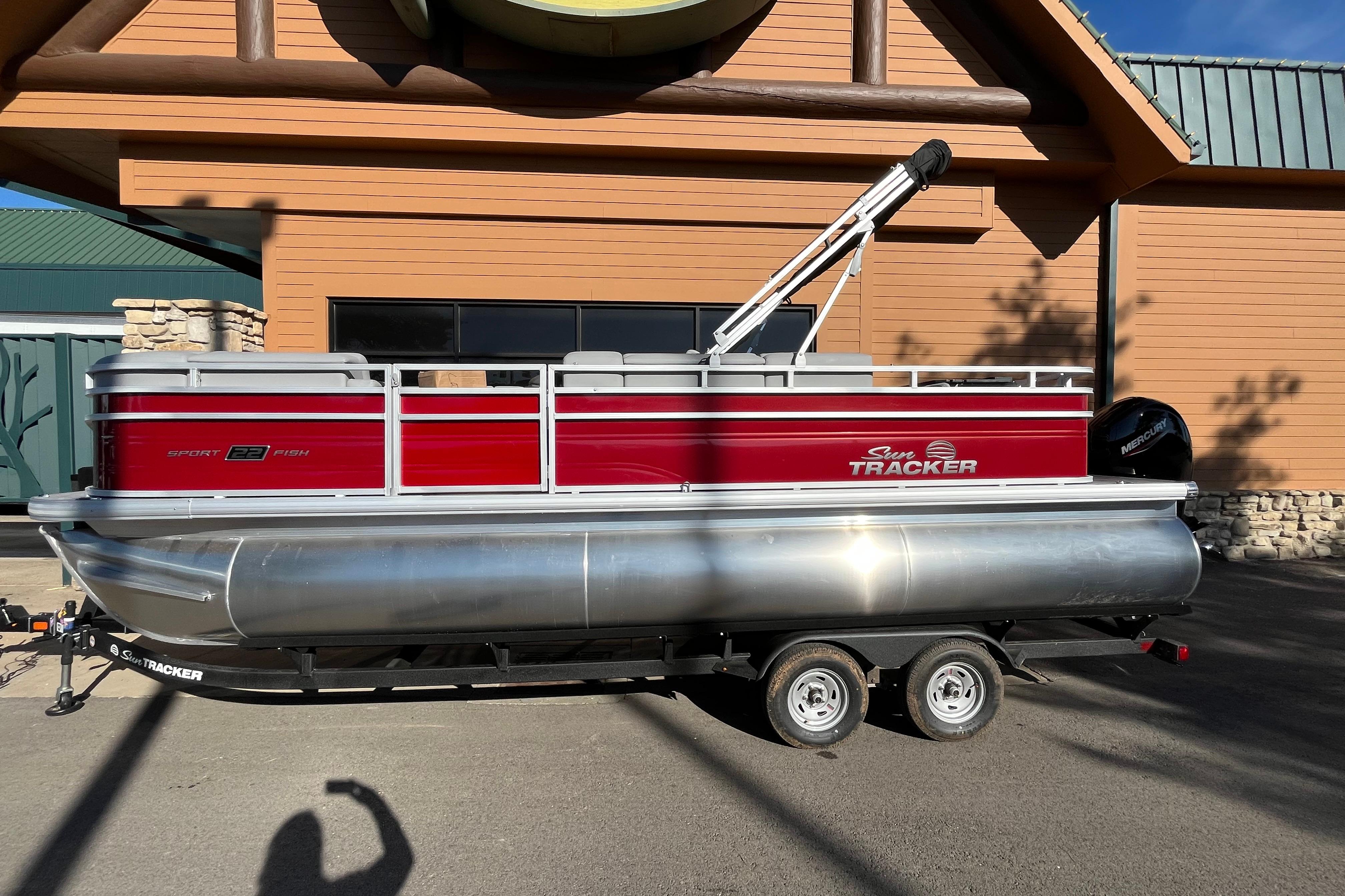 2026 Sun Tracker SportFish 22 XP3