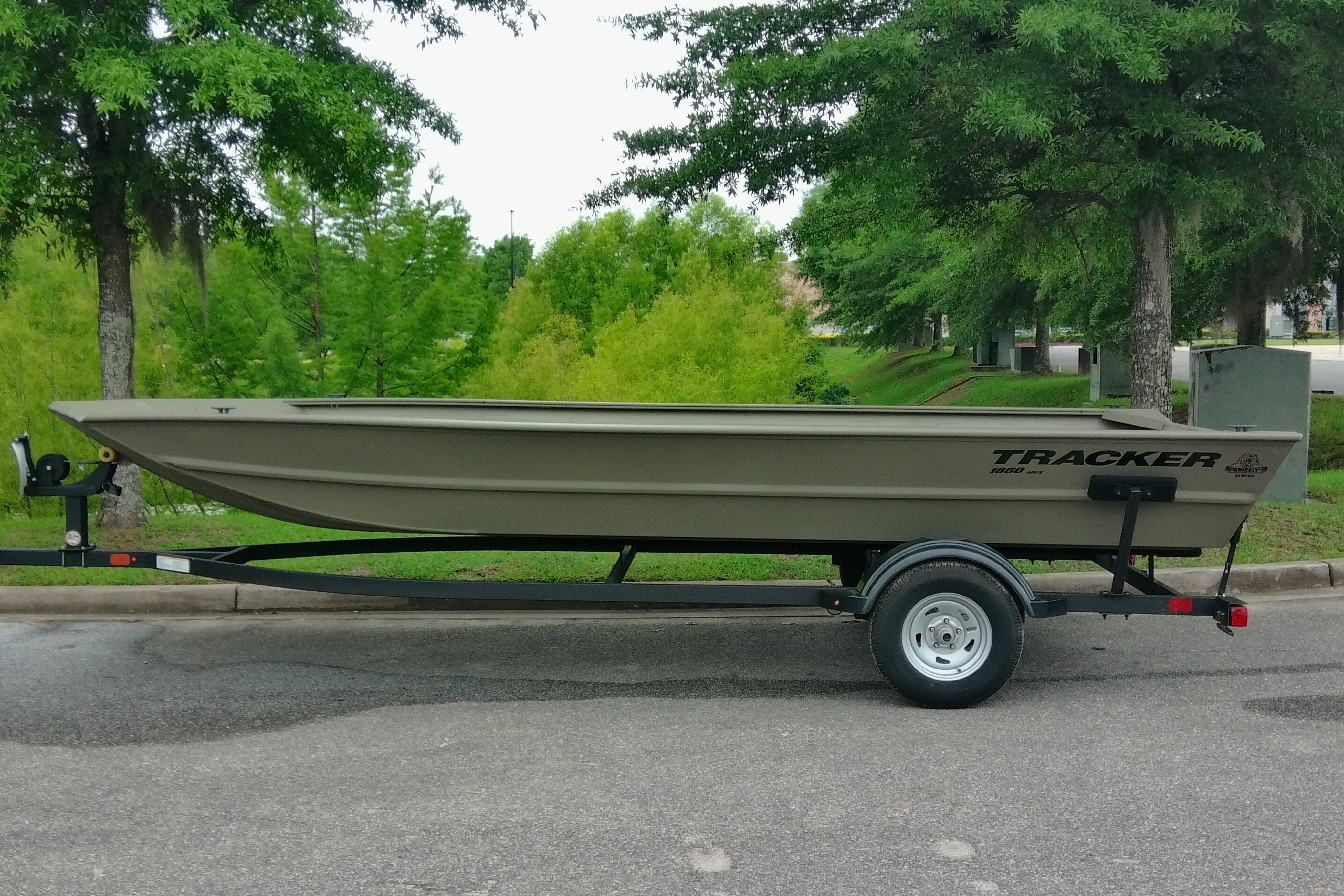 2026 Tracker Grizzly 1860 Utility