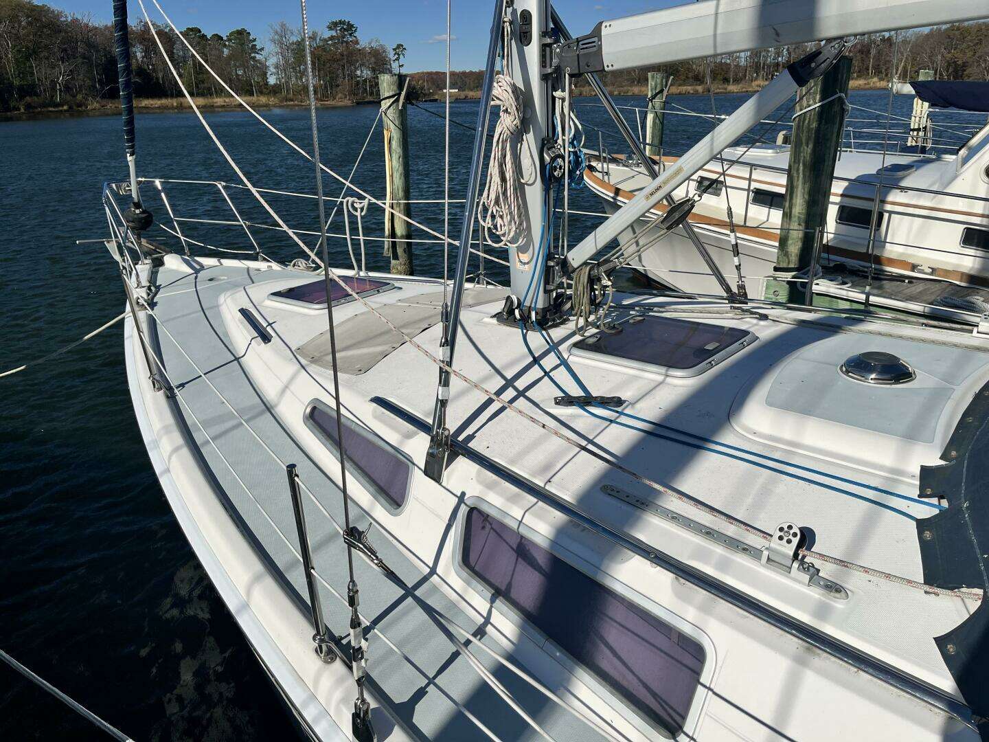 2003 Hunter 356 - Image 6