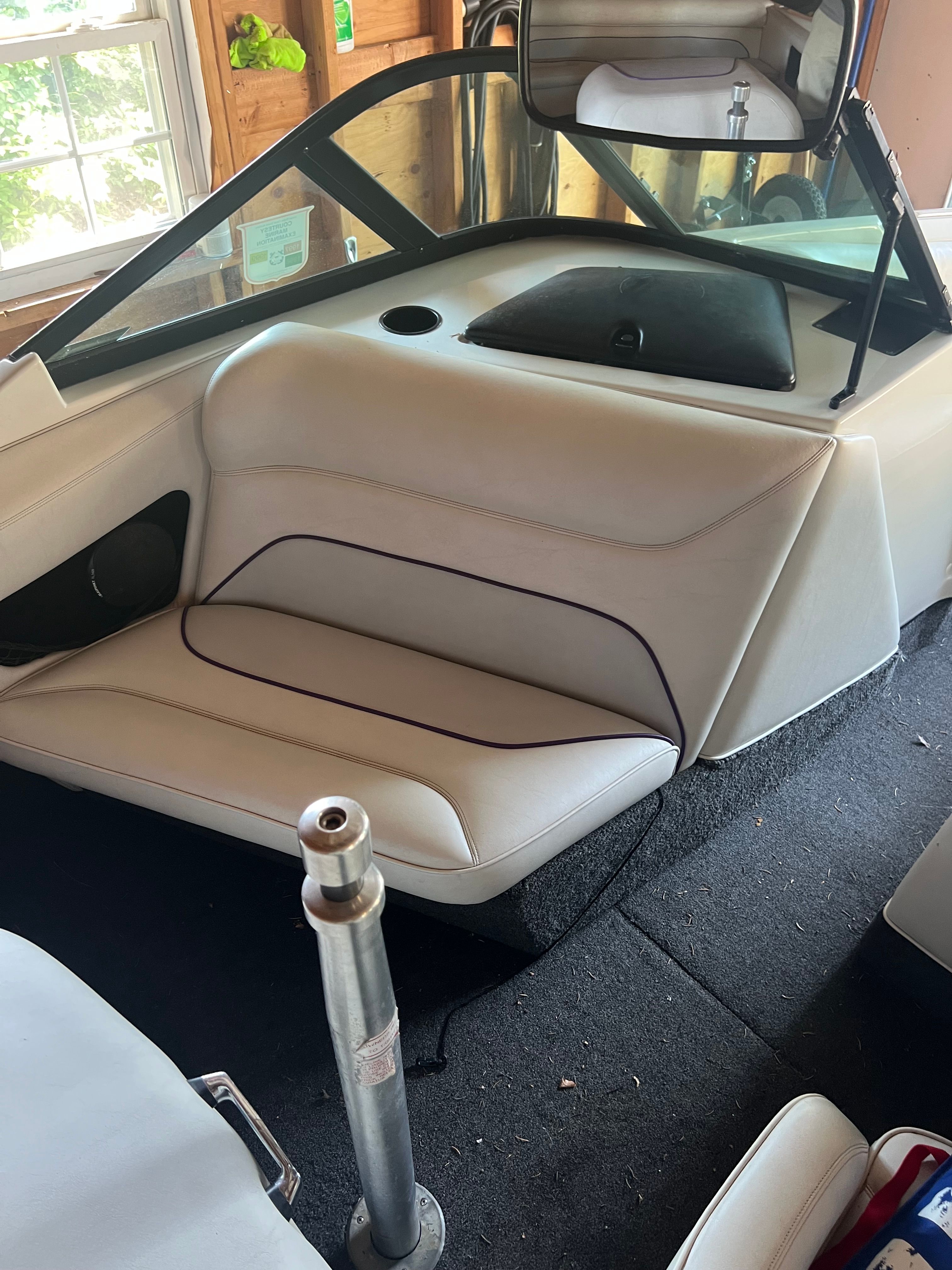 1997 Ski Centurion Elite Bowrider - 6