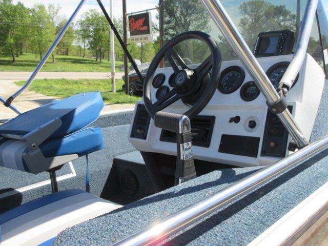 1993 Lowe 1620 Aluminum Deep V / 1992 Johnson 70 Hp Outboard - 11