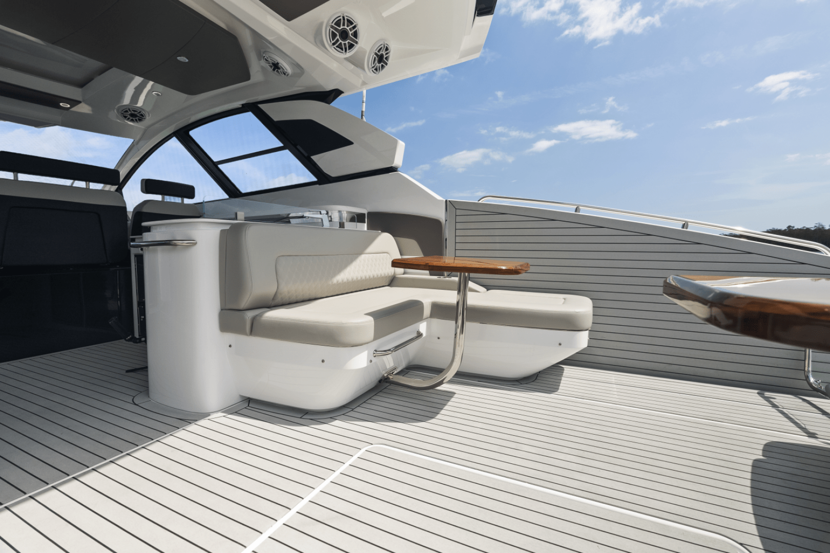 2026 Cruisers Yachts 50GLS OB - Image 56