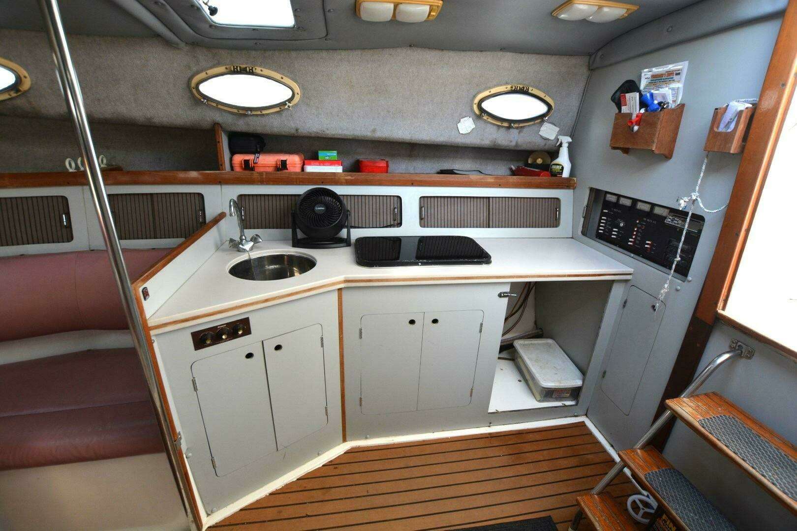 1987 Luhrs Alura - Image 18