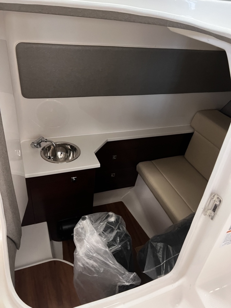 2023 Chaparral 280 OSX - Image 9
