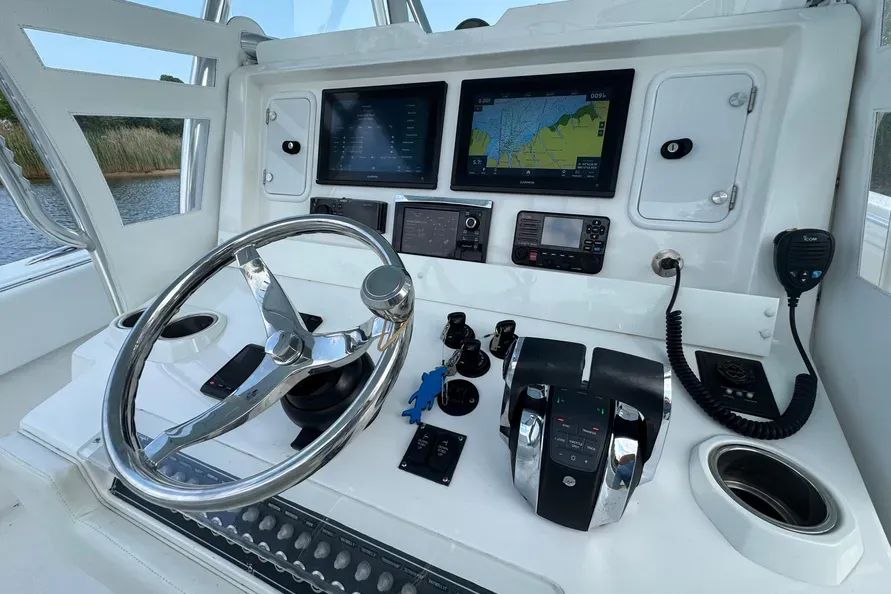 2016 Invincible 39 Open Fisherman 17