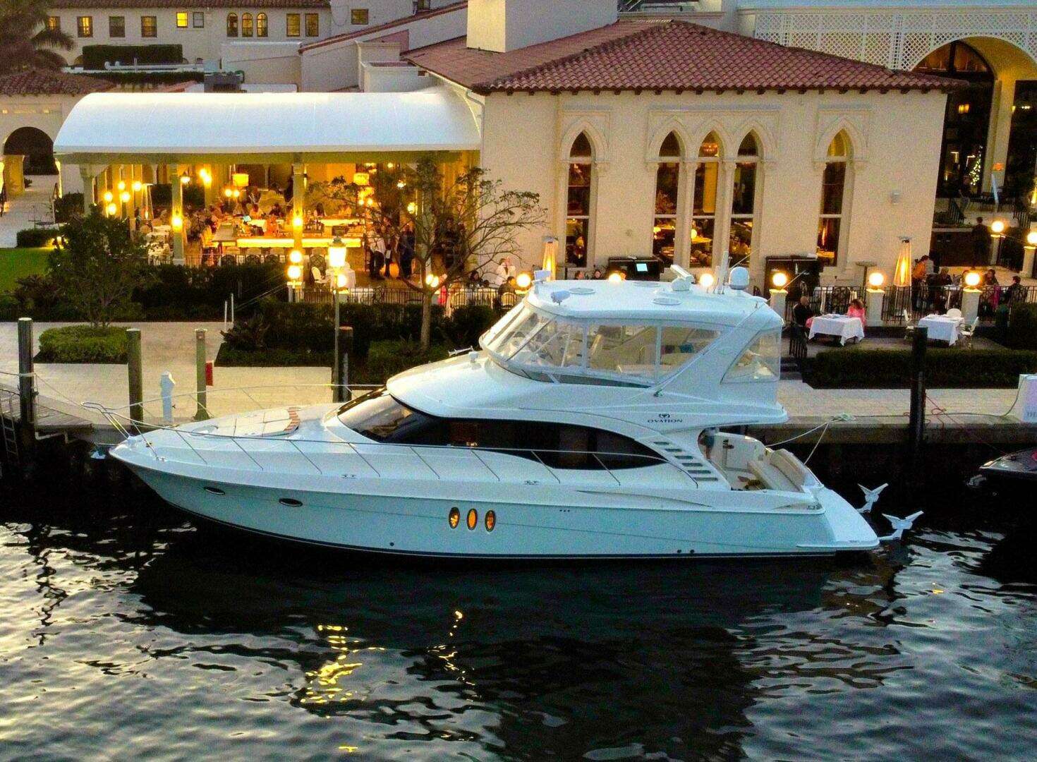 2009 Silverton 52 Ovation - Image 2