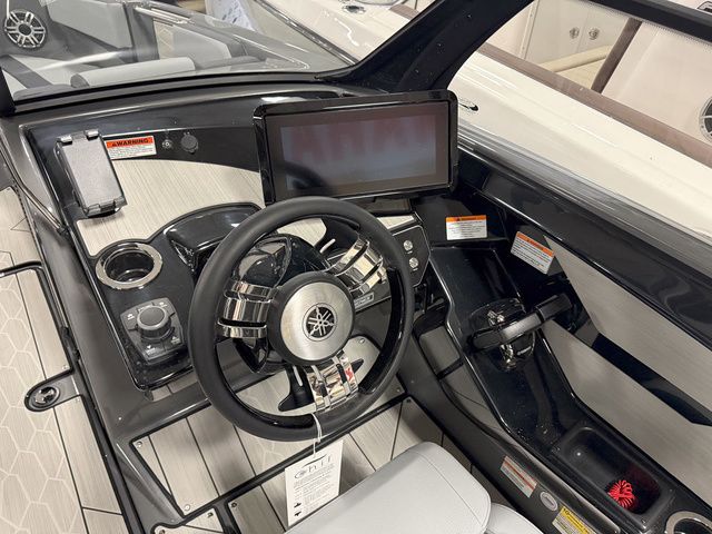 2025 Yamaha Boats 222XD - 16