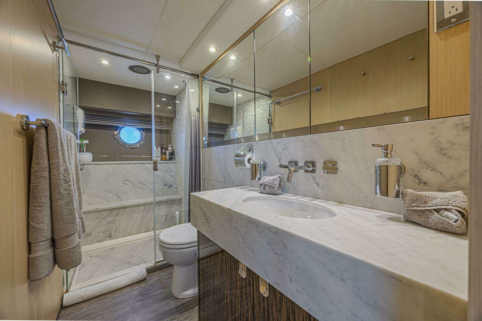 2017 Sunseeker 75 Yacht - Image 52
