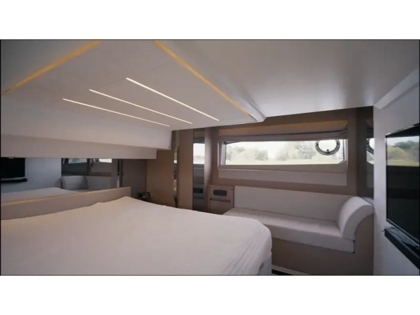 2018 Present Yachts 520S - Image 26