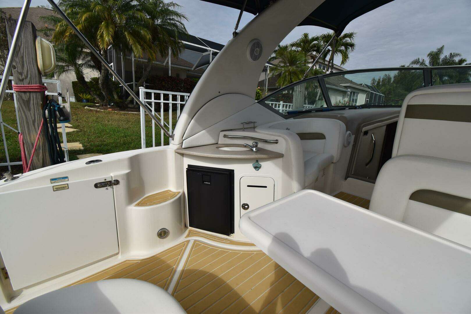 2006 Sea Ray 320 Sundancer - Image 10