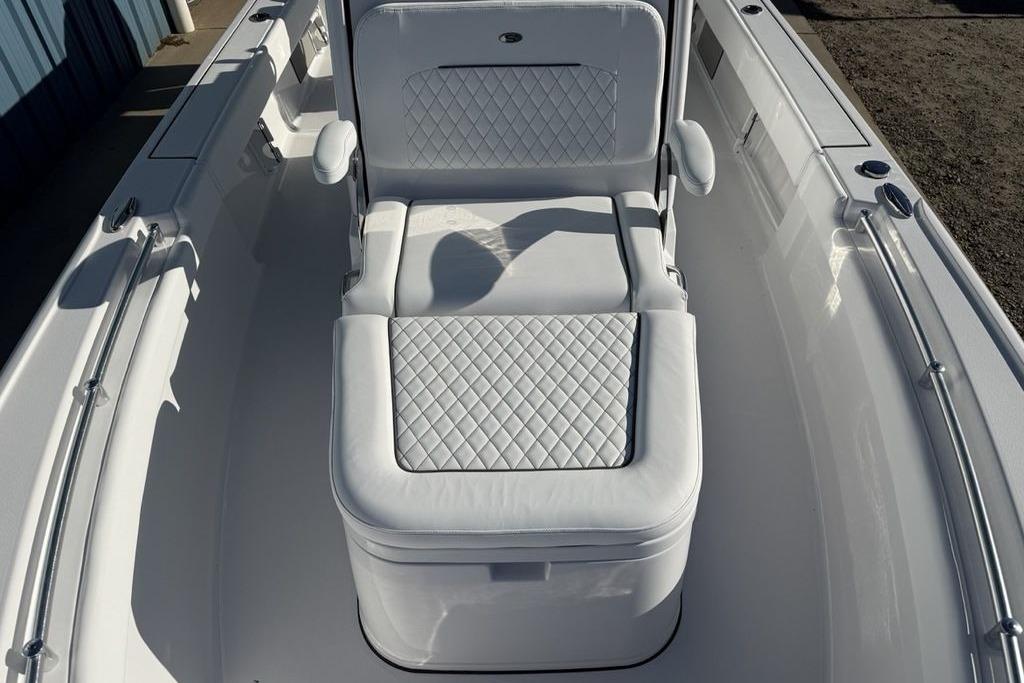 2026 Sportsman Masters 247OE Bay Boat with luxurious white seating.