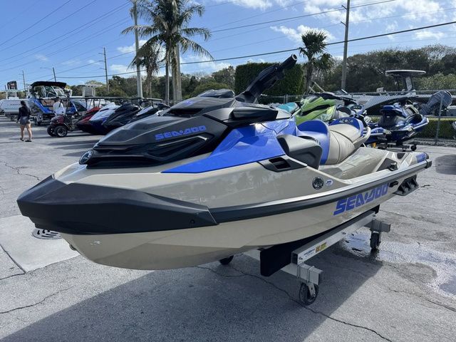 2025 Sea-Doo Wake - 4