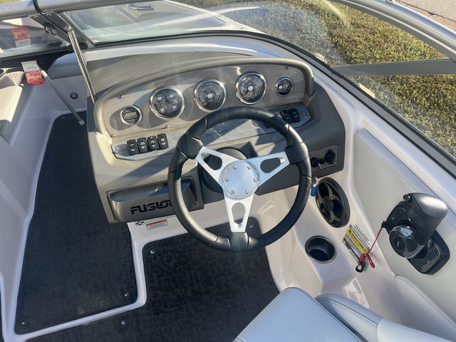 2014 Regal BOWRIDER 1900 - 9