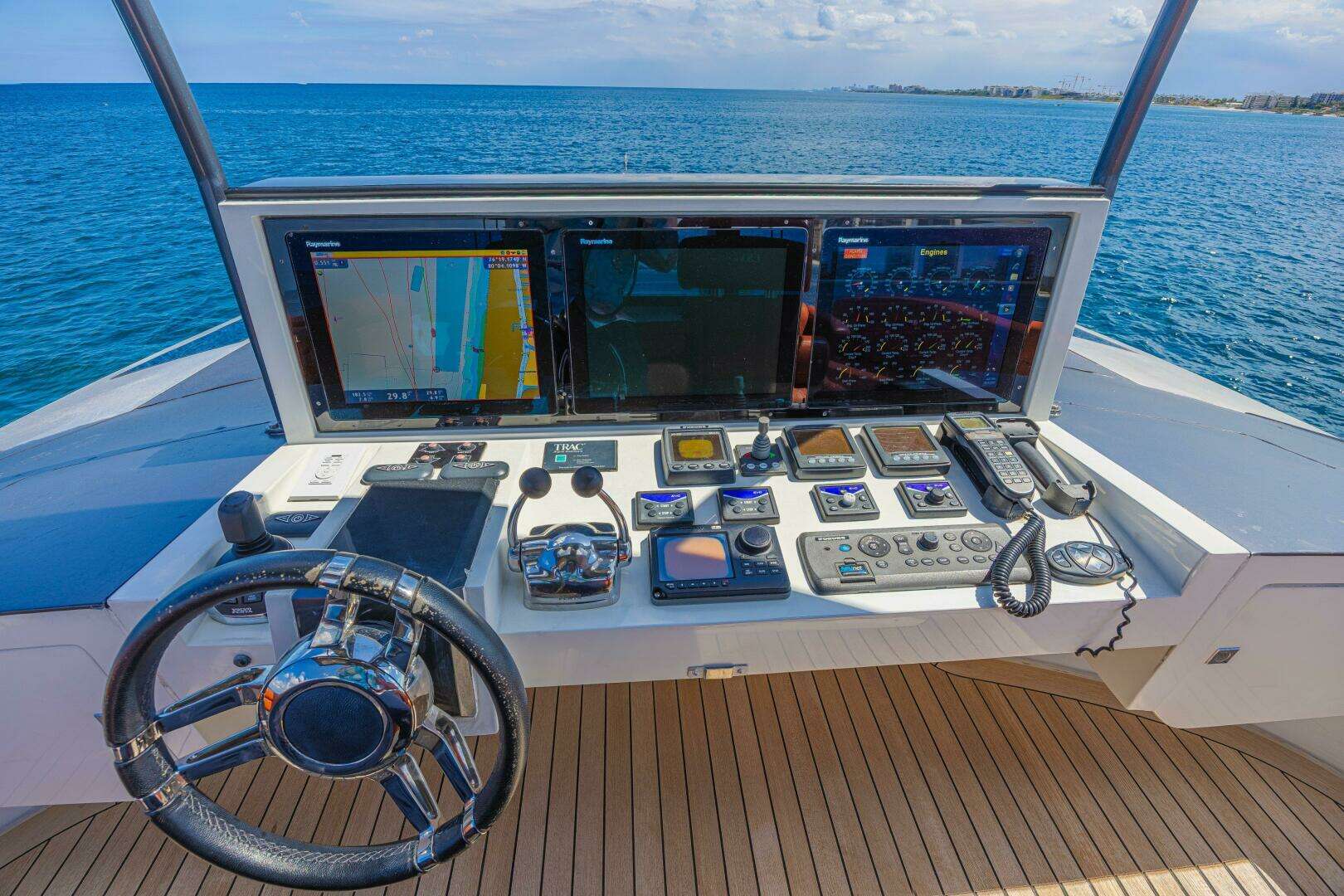 2010 Lazzara Yachts LSX 92 - Image 22