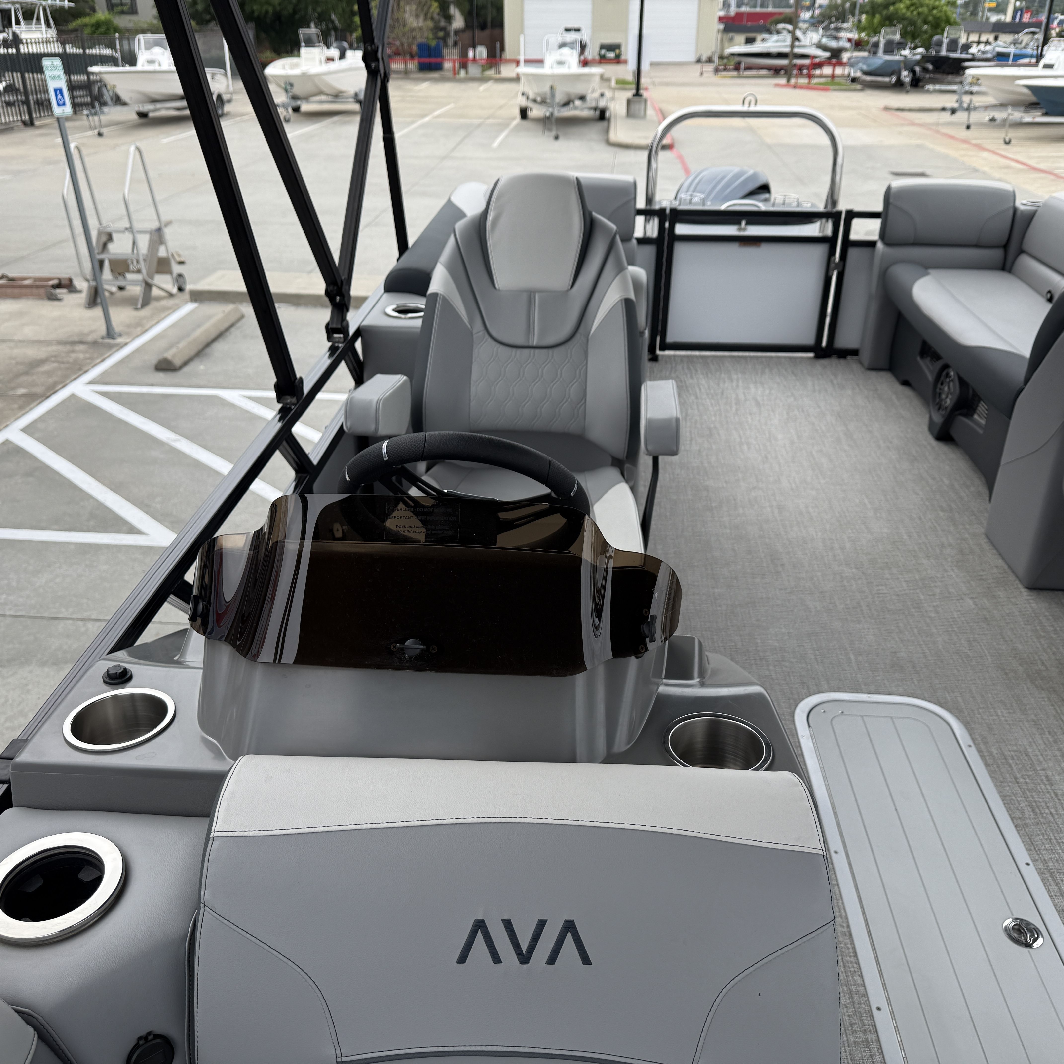 2025 Avalon Venture 85 Quad Lounge - 23' - 12