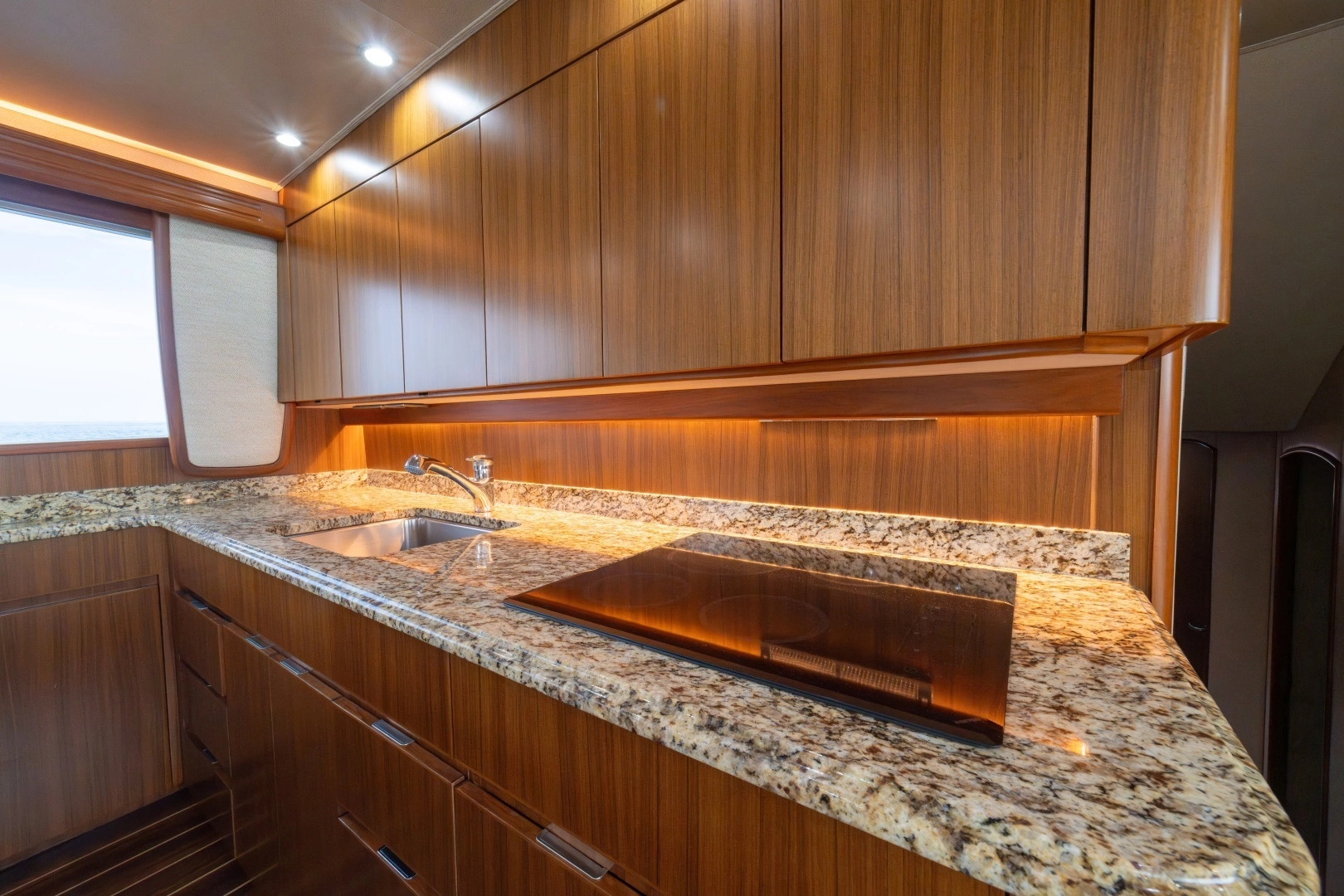 2012 Viking 60 Convertible - Image 34