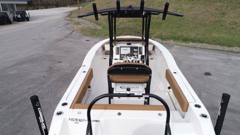 2025 Robalo R202 Explorer - 14