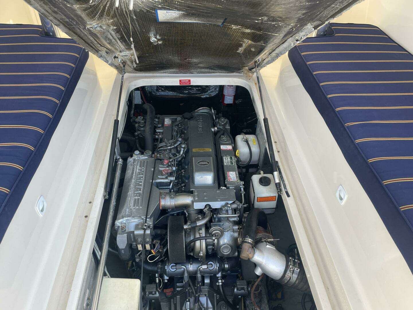 2005 Mainship 30 Pilot II - Image 7