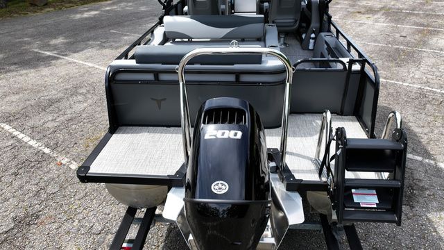 2026 Tahoe LTZ - 23 FT Versatile Rear Lounger - 7