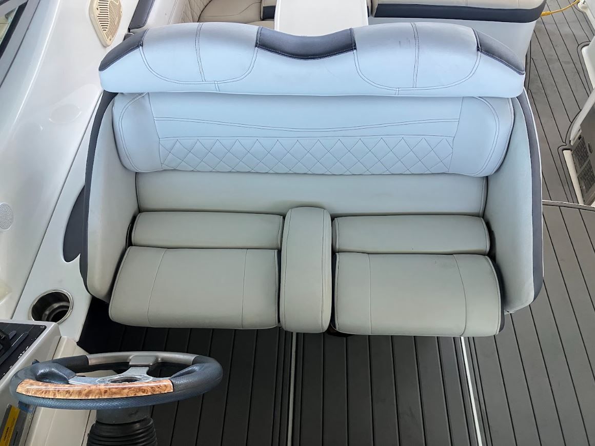 2006 Formula 31 Performance Cruiser - 12
